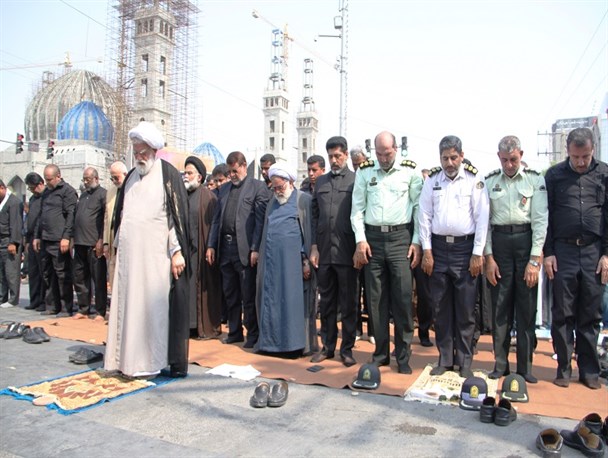 نماز ظهر عاشورا در  بندرعباس از نگاه دوربین
