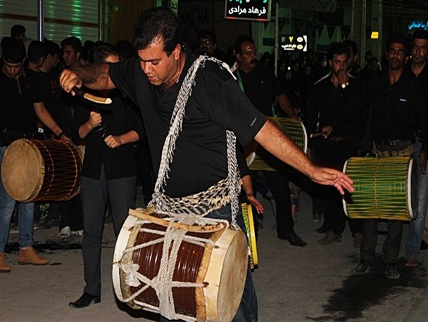 برازجان در شب عاشورای حسینی یکپارچه گریست