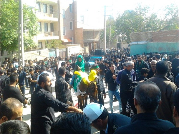 هزاران بومهنی در جوار فرزند امام حسین (ع) به عزاداری پرداختند