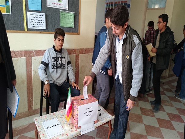انتخابات شورا دانش آموزی در۱۰۰مدرسه با مشارکت بیش از۷هزار دانش آموز+تصاویر