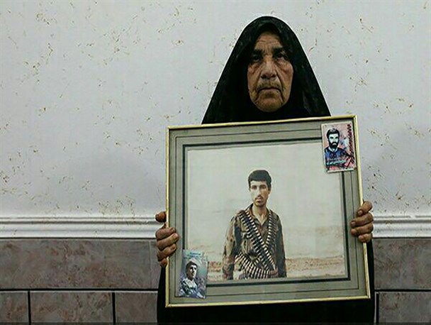 تشییع و تدفین پیکر پاک مادر شهید حسین زاده در لامرد برگزار شد