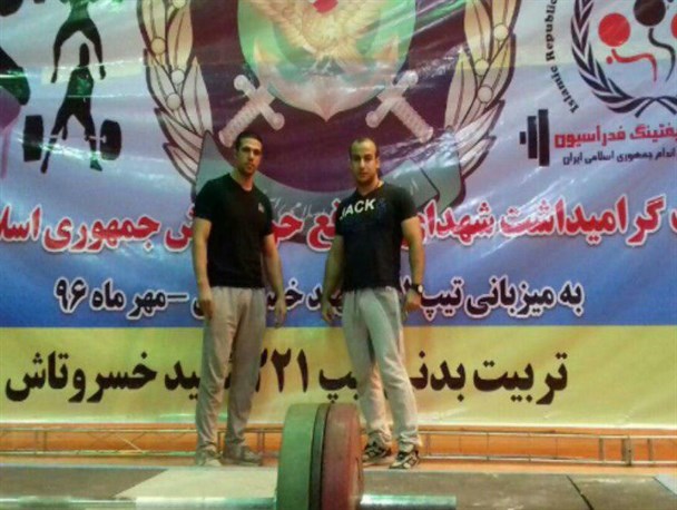 پاور لیفتینگ کار ملایری قهرمان مسابقات ارتش جمهوری اسلامی ایران شد