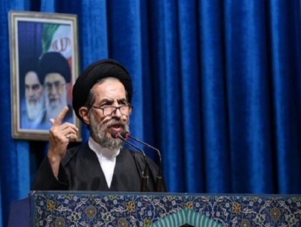 مسئولان خود را مصون از خطا ندانند و پذیرای نقد مردم باشند/ این سخن که عده‌ای به دنبال تقابل مستمر با جهان هستند منصفانه نیست