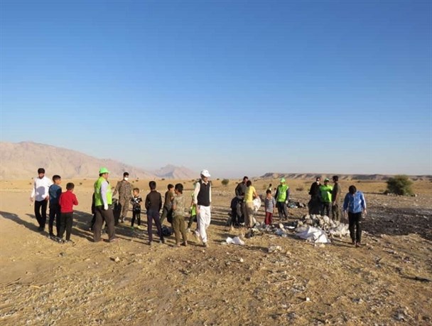 شهروندان و مسئولان لیکک به پویش جمع آوری زباله ها پیوستند