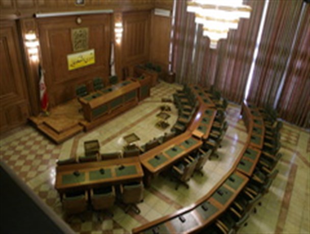 عمر کوتاه شهرداران در ایران یکی از آفات شوراهاست
