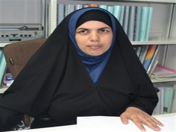 وقتی چشم ها از دیدن اوج توانمندی این نابینا عاجزاست/ بانوی نابینایی که مسئول اولین و تنها کتابخانه نابینایان استان قم است