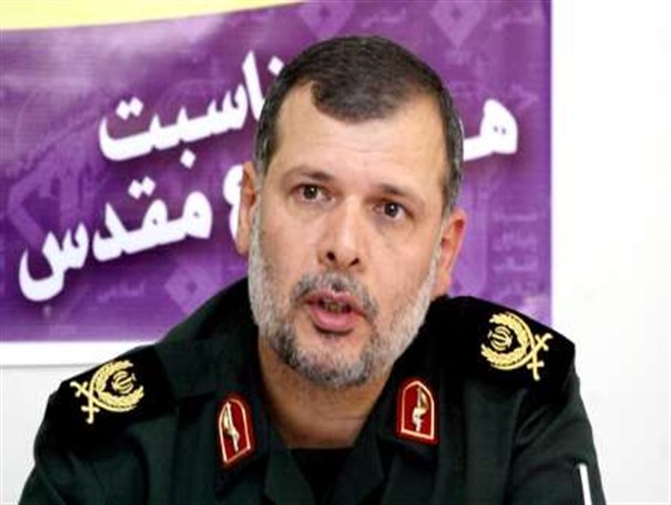 طلاب و روحانیان موتور محرکه بسیج هستند