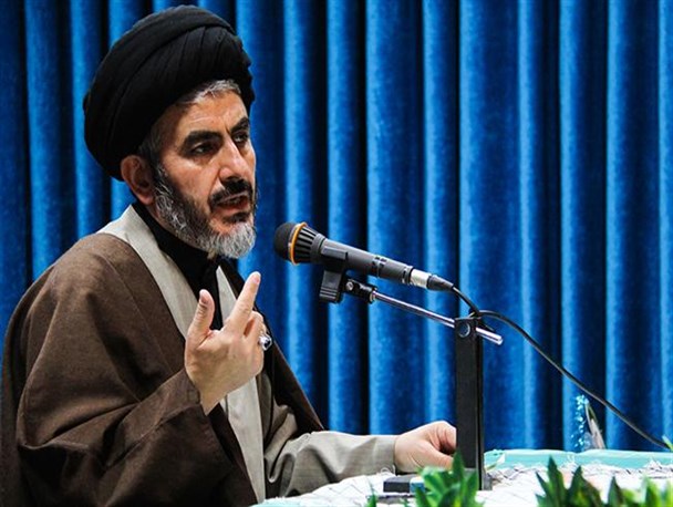 روحانیون در تبلیغ دین بسیجی وار عمل کنند/ طلاب بسیجی به مساله «نفوذ» دشمن توجه کنند