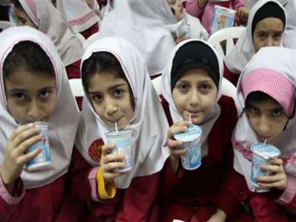 توزیع شیر رایگان بین 200 هزار دانش‌آموز استان یزد/ نظارت کمیته توزیع شیر بر کیفیت محصولات