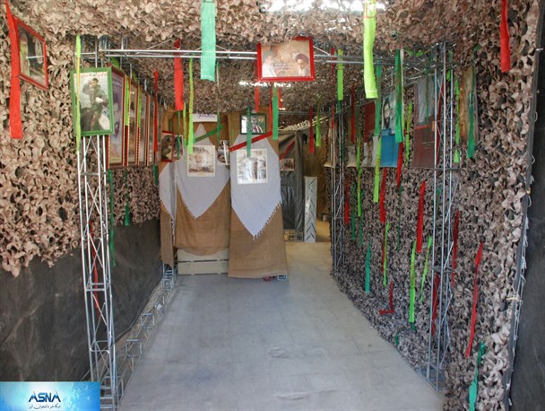 نمایشگاه دفاع مقدس به مناسبت بزرگداشت هفته بسیج در کرج