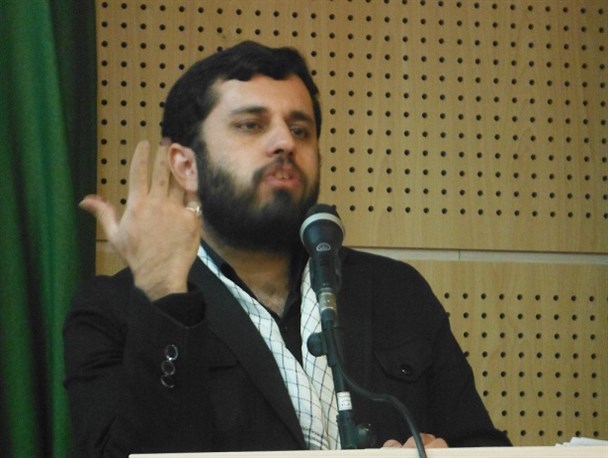 باید از نفوذ تفکر و گرایش به غرب در دانشگاهها جلوگیری شود/ دانشجویان از نگرانی دشمن نسبت به شتاب علمی کشور به خود ببالند