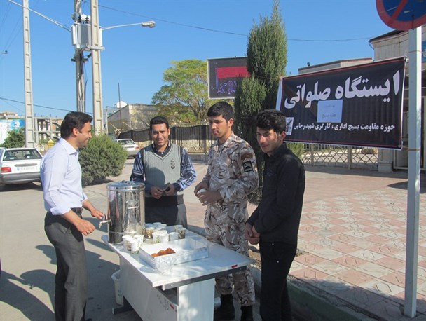 برپایی ایستگاه صلواتی به مناسبت هفته بسیج در آق قلا