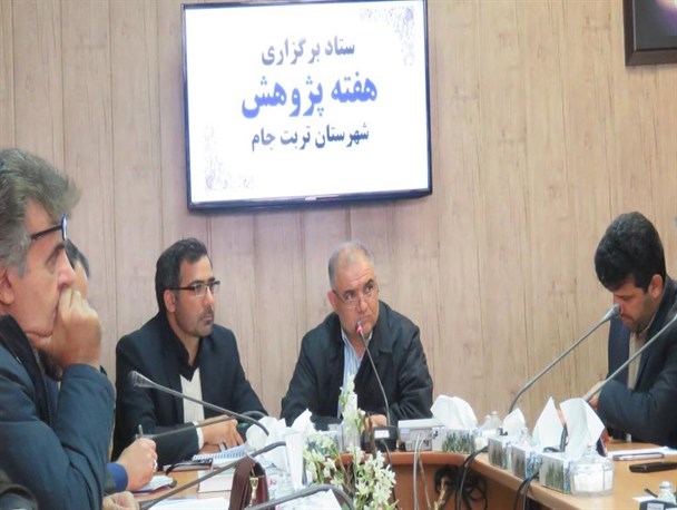 کار فرمایشی و نمایشی قابل قبول نیست