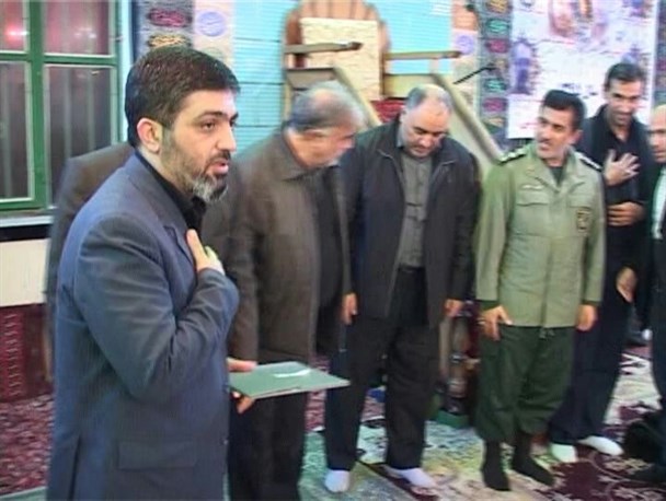 تجلیل از خانواده شهید مدافع‌حرم "مرتضی مسیب‌زاده" در گرمی