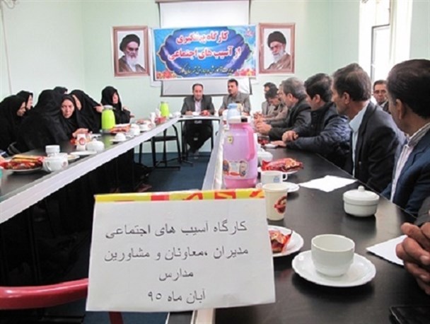 عدم پای بندی به هنجارها موجب پیدایش آسیب های اجتماعی می شود