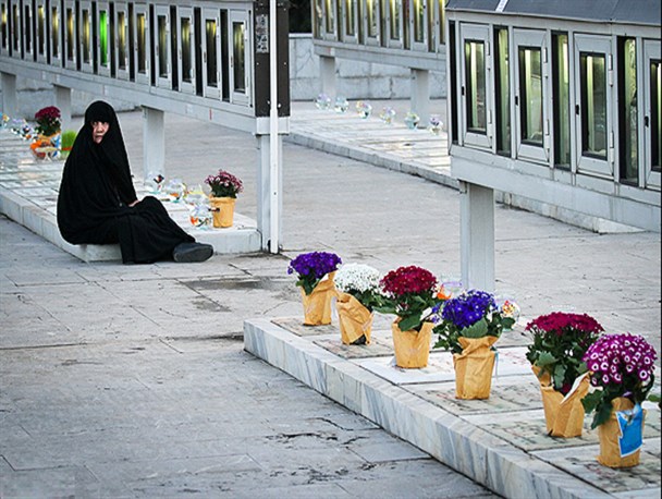 درخواست شهید 17 ساله از مادر/ حسینیه ای مزین به سنگ قبور شهدا در زاهدان