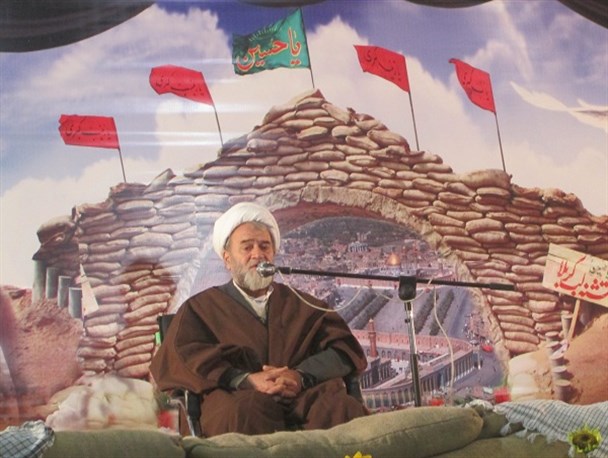 شهدا در افقی فراتر از زمان حرکت کردند/ ایران اسلامی با صلابت راه خود را به پیش می برد