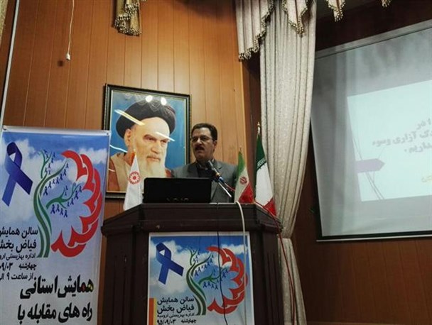 فقر فرهنگی و اعتیاد از مولفه های اصلی کودک آزاری است