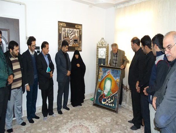 دیدار سرپرست اداره کل کتابخانه های عمومی لرستان با خانواده شهید رستمی مقدم