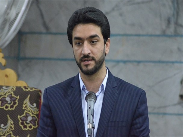 شهرداران و دهیاری ها از طرح نخبه پروری حمایت کنند