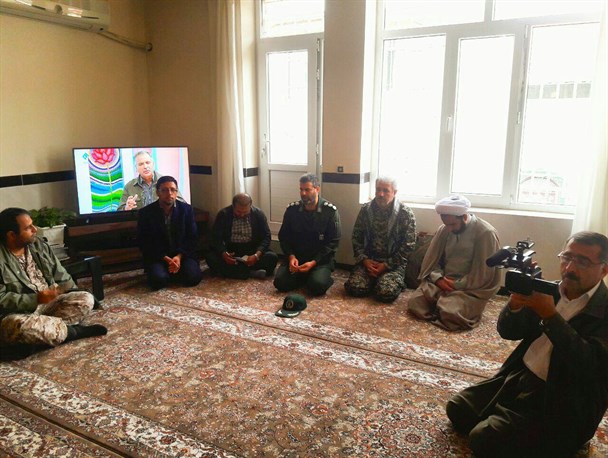 مسئولان شهرستان پاوه به دیدار خانواده شهدا رفتند