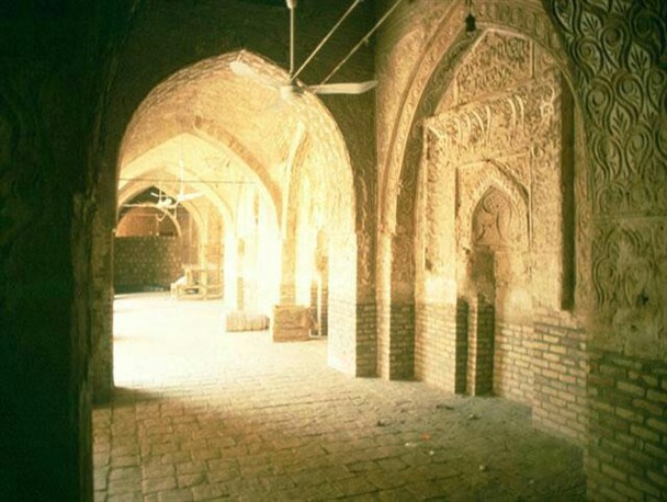 مناره مسجد «بنکویه» زواره اردستان دومین مناره کتیبه دار کشور است