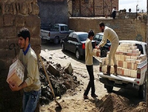 فعالیت ۱۵۰ گروه جهادی در بروجرد/ بسیجیان با کمترین امکانات، بیشترین خدمت را به مردم می کنند