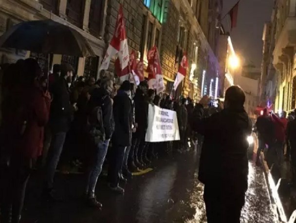 تظاهرات علیه اردوغان درپی سقوط ارزش لیر