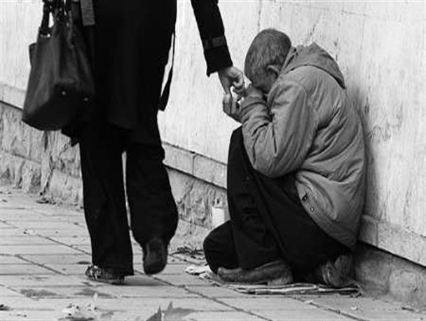 زخمی که آسیب های جامعه را مضاعف می کند