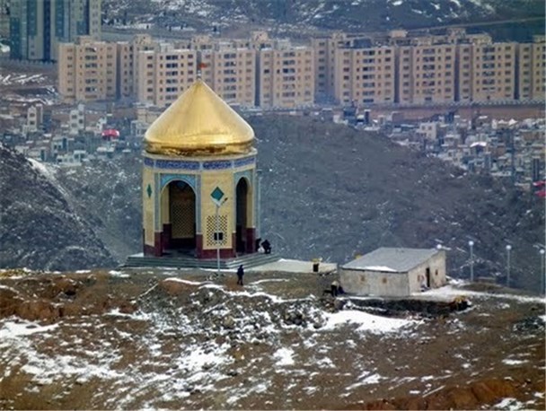 شهید گمنامی که به صورت اتفاقی در استان محل زندگی اش تدفین شده بود/ تپه نورالشهدای اراک، محملی برای شهید گمنام خمینی