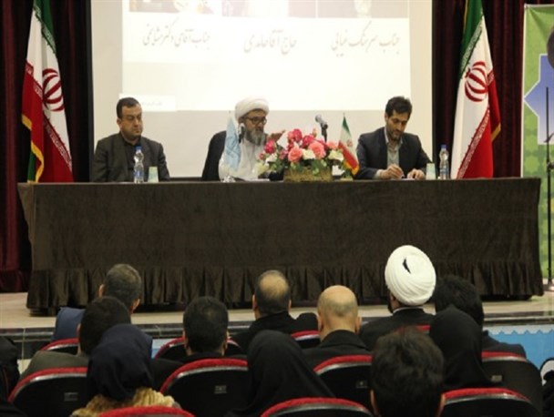 همایش هم اندیشی وحدت بین حوزه و دانشگاه در شهرستان میانه برگزار شد +تصاویر