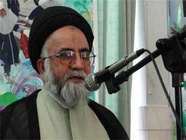 رئیس جمهور به جای حقوق شهروندی به حقوق های نجومی بپردازد