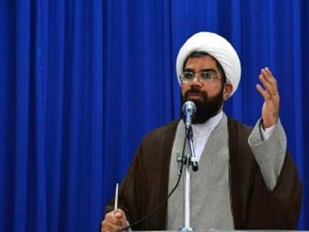 ملت ایران با بصیرت و وجود رهبر انقلاب از گردنه فتنه سربلند بیرون آمد/ سپاه پاسداران در مدت زمان اندک جهان را مات و مبهوت کرد