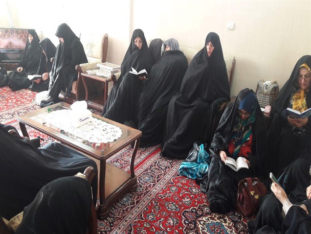 دیدار صمیمانه با مادر شهید باباخانی و برگزاری زیارت عاشورا در منزل وی
