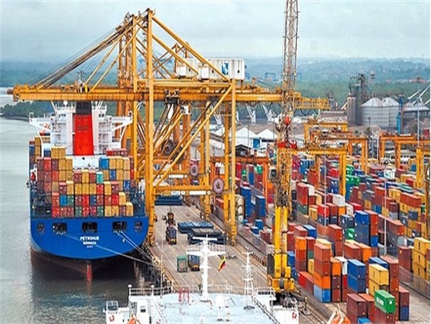 بنادر جنوب کشور بهشت تجارت با کشورهای حاشیه خلیج فارس/ رشد ۱۵ درصدی عملیات تخلیه‌ و بارگیری بنادر ایران