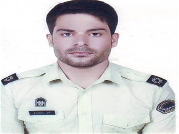 پلیس فداکار راننده جوان را از مرگ نجات داد
