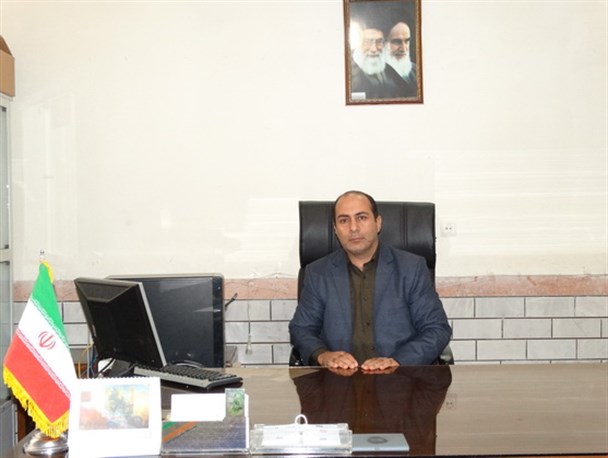 جمع آوری و دپو فضولات دامی از چند روستای بخش ویسیان شهرستان چگنی
