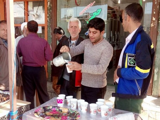 برپایی ایستگاه صلواتی رحلت حضرت معصومه(س) توسط بازاریان چرام