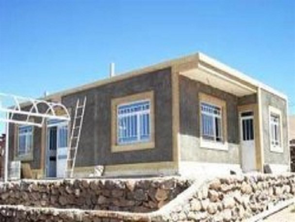 مددجویان کمیته امداد چرام کمک هزینه بلاعوض احداث مسکن دریافت می کنند