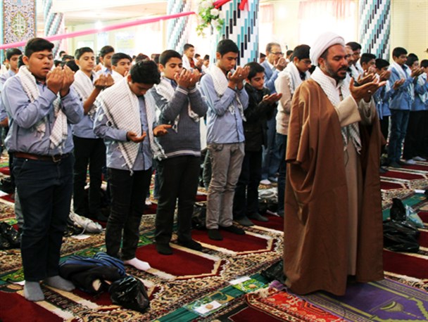 جشن تکلیف دانش آموزان کلاس هشتم قیروکارزین+تصاویر