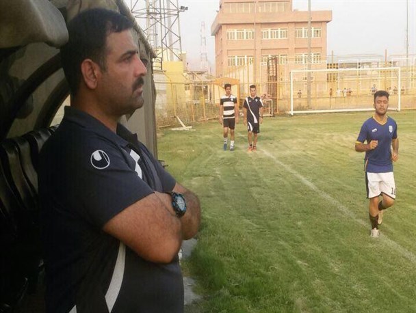 چمن ورزشگاه تختی گویای مظلومیت ورزش شهر یاسوج است