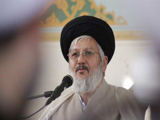 رزمندگان ما در سوریه مدافعان حرم هستند؛ شما اینجا مدافعان حریم باشید