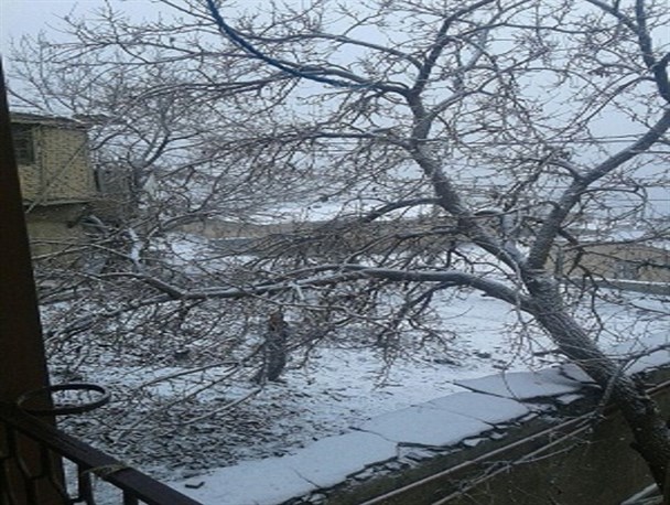 روستای تاریخی کنگ سفید پوش شد