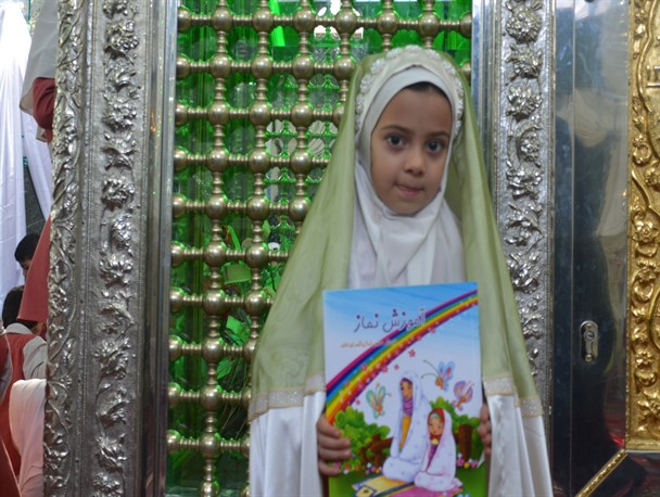 جشن نماز و قرآن با حضور نونهالان قرآنی نورالزهرا(س) اردکان برگزار شد + تصاویر