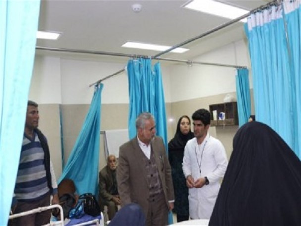عیادت فرماندار بوانات از مصدومان حادثه واژگونی سرویس مدرسه + تصاویر
