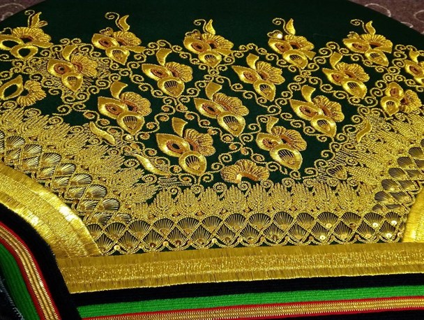 تهیه شلوار بندری شغل خانگی زنان هرمزگانی/ گرانی لباس سنتی مانع حفظ اصالت بومی می شود
