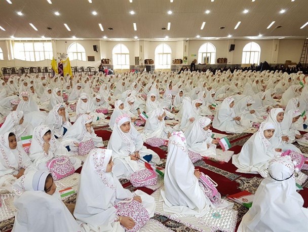 گزارش تصویری جشن تکلیف دانش آموزان دختر نهاوند