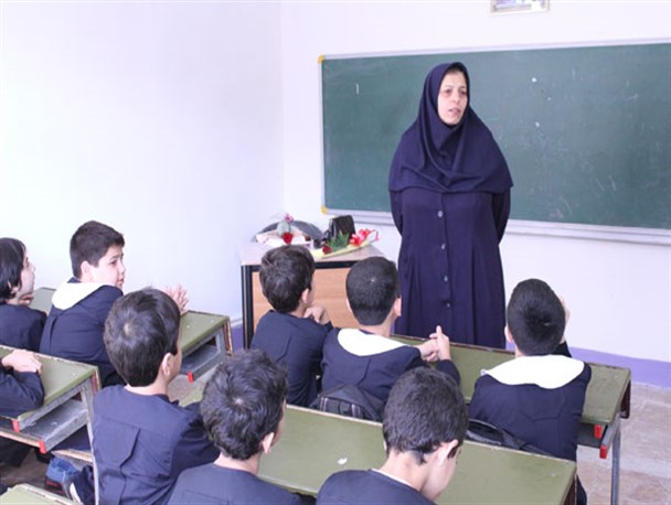 تحصیل 70 هزار نفر در دانشگاه های فرهنگیان کشور/ وزارت آموزش و پرورش با کمبود 130 هزار معلم مواجه است