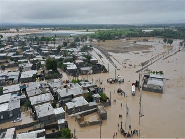 همه مسئولان برای خدمات‌رسانی به سیل‌زدگان مرد میدان شدند/ از بازدید سرزده رئیس جمهور تا حضور دل‌گرم‌کننده سردار سلامی