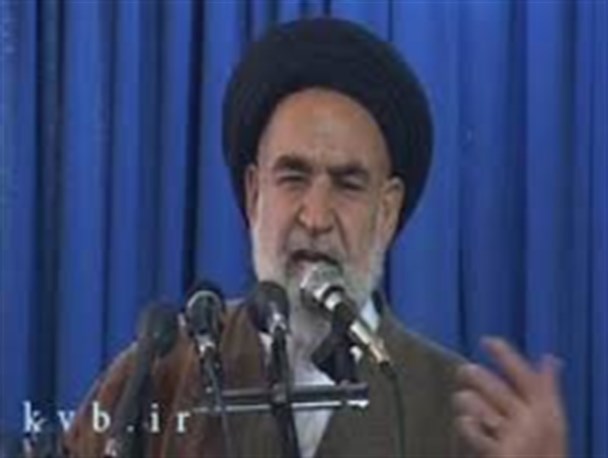 مردم مراقب افراد فتنه گر در ادارات و سازمان ها باشند